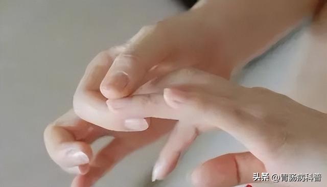 脑血管崩溃前有10个信号，千万别等半身不遂才看到！