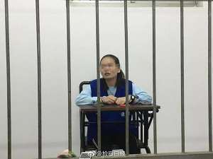 黄鳝女主播被拘留(“黄鳝门”案一审宣判23人获刑，涉事女主播被判1年9个月)