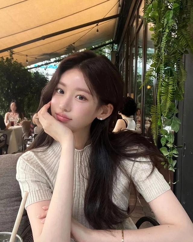 韩国版“奶茶妹妹”！白嫩可爱！颜值身材是顶级！