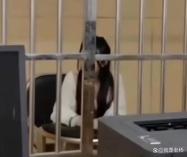 女主播户外涉黄直播当场被抓 知情者透露更多细节