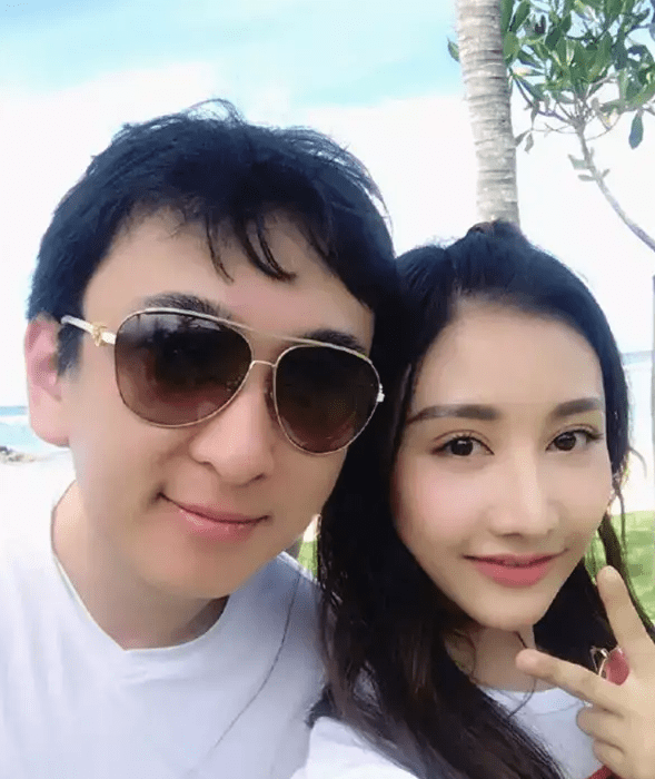 王思聪狂砸2亿都拿不下的女人，到底长啥样？当看到照片后：值了