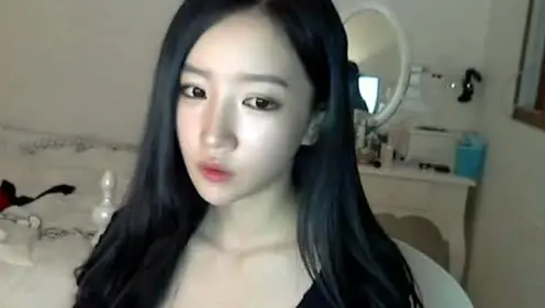 曾经火爆全网的宅男女神朴妮唛现在销声匿迹了吗？