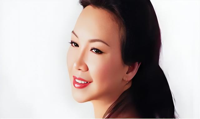 华语乐坛十大“殿堂级”女歌手：韩红进不了前五，王菲屈尊第二
