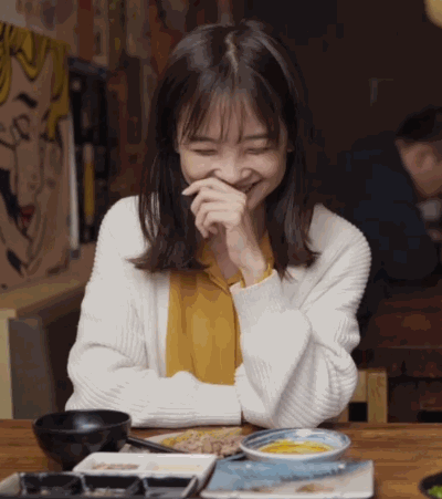 一夜涨粉200W,最美央视女主播王冰冰是什么来头?