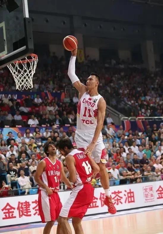 如何看待易建联这个瓜啊？