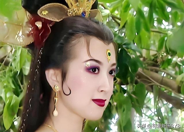 “疯批”女星一巴掌打醒内娱，行为错乱被全网黑，这瓜太多吃撑了