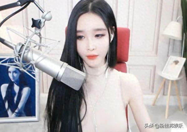 舞蹈一姐小耳朵退网两年后，签约新公会做短视频，粉丝已破200万