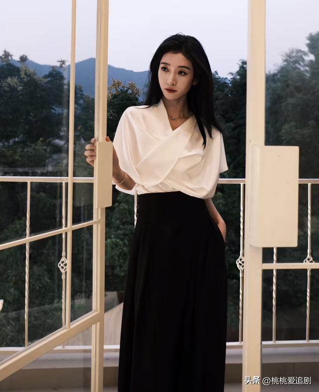 美翻了!~短剧圈“十大气质女神”魅力值飙升,简直移不开眼!