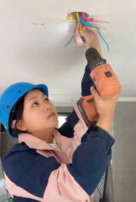 电钻 女主播(工地女孩，和她的200万工友)