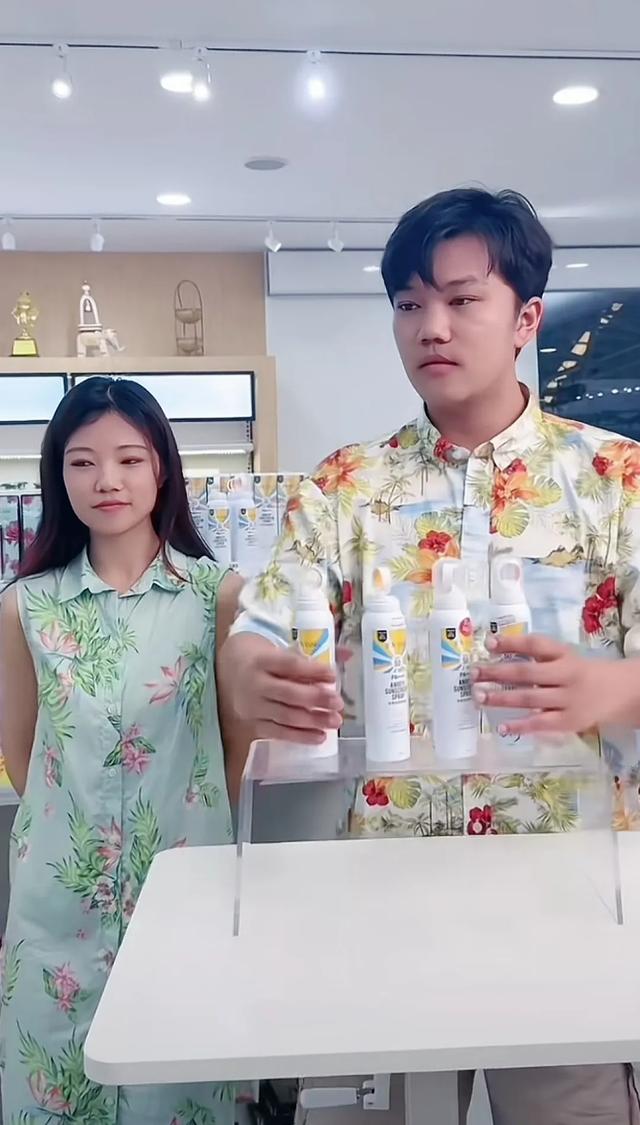 解清帅泰国带货第二场离奇下播,主页发福利视频橱窗都不在