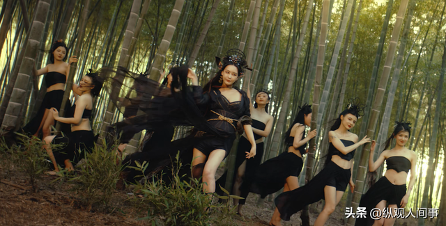 露胸又露腿,阿娇新片一上映就遭群嘲,爱情片硬是拍成了擦边神剧