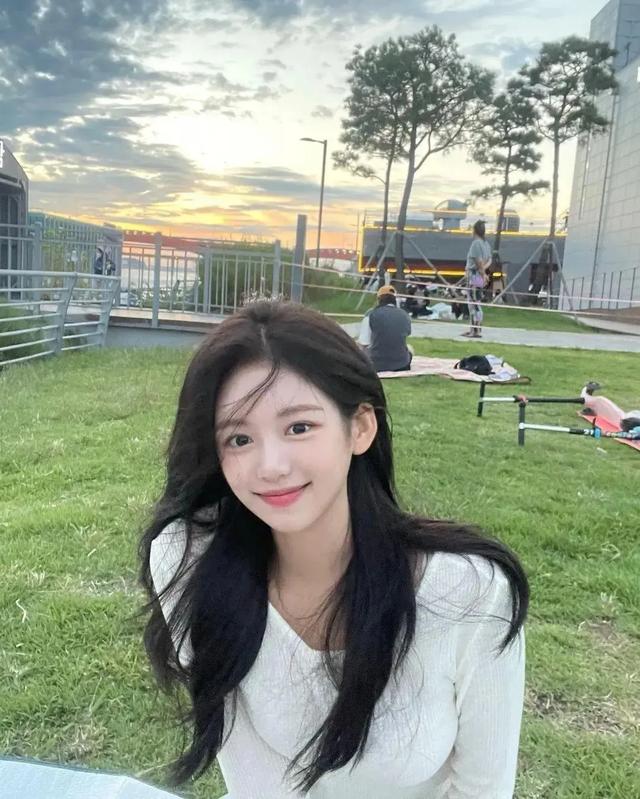 韩国版“奶茶妹妹”！白嫩可爱！颜值身材是顶级！