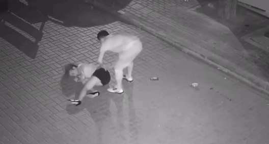 女主播被“外卖员”强暴,骇人细节曝光:那些恐怖故事,都是真的