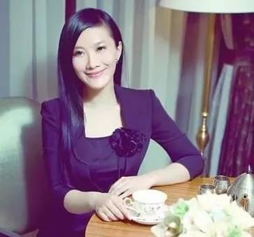 陈怡：江苏卫视综艺一姐，当红时出国进修，41岁成现实版非常完美