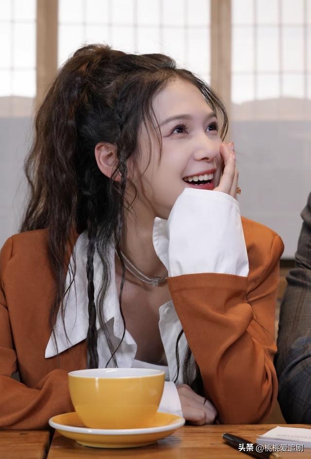 美翻了!~短剧圈“十大气质女神”魅力值飙升,简直移不开眼!