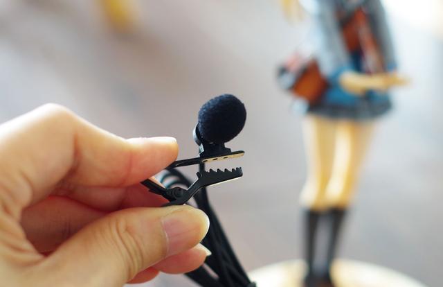 手机直播再添拾音神器，主播们外接手机专用领夹话筒成为时尚