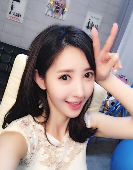 王思聪后宫颜值最高女主播申仙娥,扭一段大家感受下!