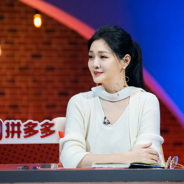 大S：从“杉菜”到时尚辣妈，她的美丽人生比电视剧还精彩！