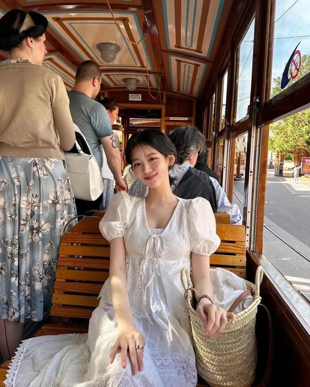 韩国版“奶茶妹妹”！白嫩可爱！颜值身材是顶级！