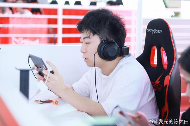 各直播平台一哥一姐齐聚狼人杀官方明星娱乐赛,药水哥站正C位