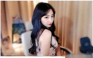 女主播换衣忘记关摄像头(不堪入目女主播忘关摄像头,换衣全过程被直播)