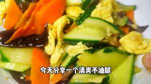 胡萝卜炒木耳女主播(清爽又好吃的青瓜胡萝卜木耳炒鸡蛋#抖音美食推荐官)