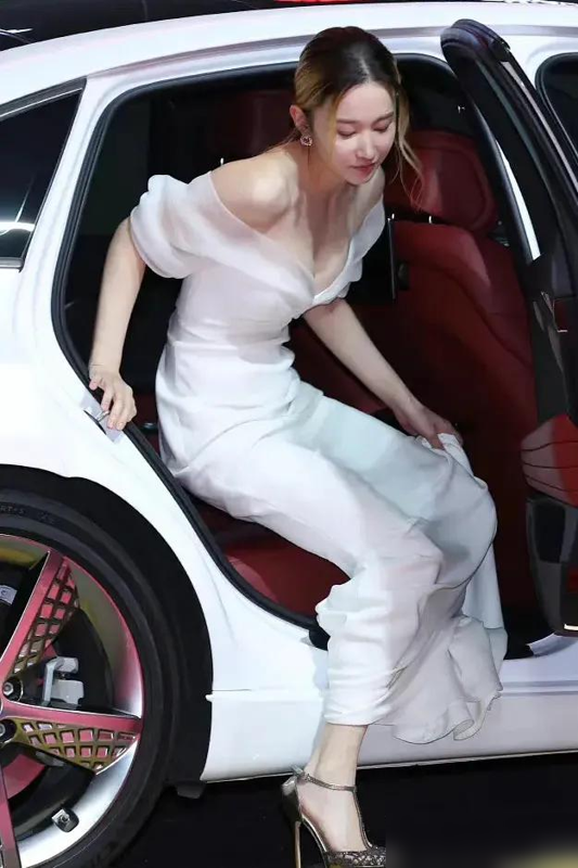 全钟瑞：从芭蕾舞台到影坛顶峰的“怪物新人”