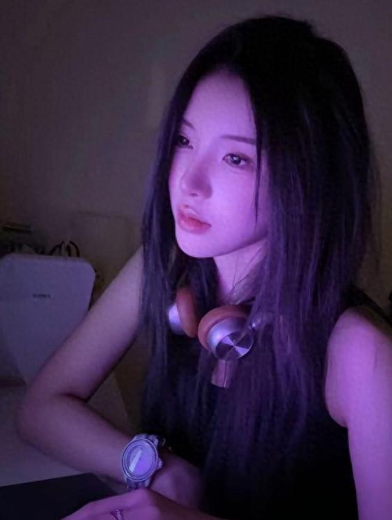 25岁虎牙女主播意外去世,榜一大哥扮成送外卖的上门!