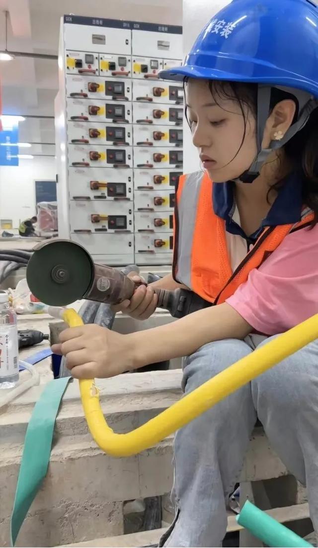 工地女孩，和她的200万工友