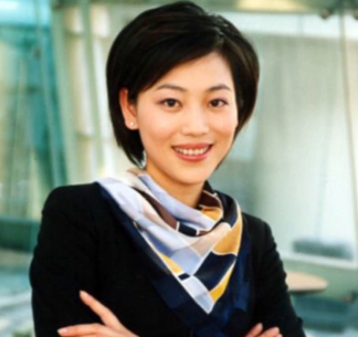 “央视才女”劳春燕:敬一丹的接班人!却因名字屡次被造谣去世