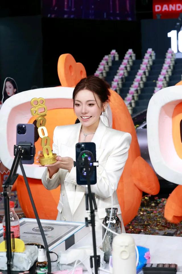 全网破亿女主播杨润心（蛋蛋）专场带货破616万件 总销售额14.42亿