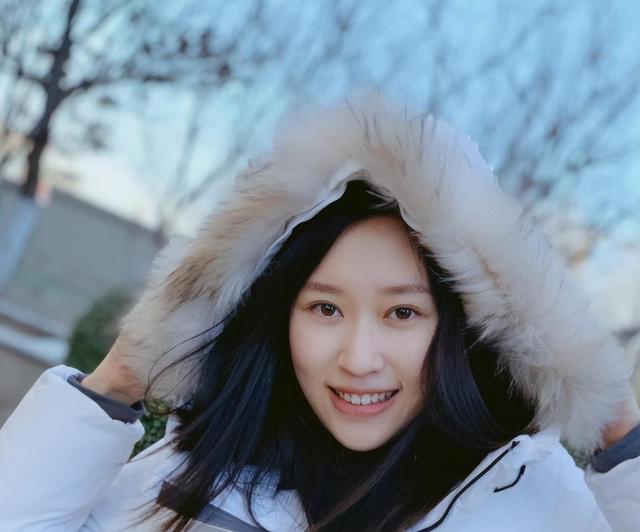 新闻联播首位90后女主播,加入央视春晚主持团|大象夜读