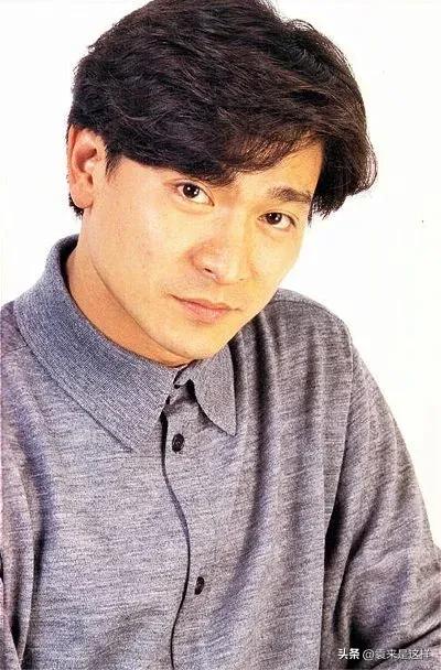 2024年2月，抖音粉丝量排名前十的博主分别是： 1