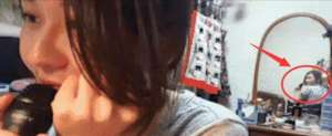 日本女主播百度云(日本女主播~斗鱼直播灵异事件~镜中人扭头偷笑)