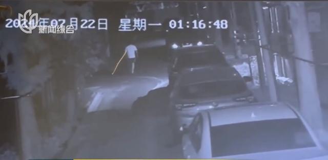 大半夜,上海一小区惊现神秘男子,行迹太诡异!警方介入,真相绝对猜不到……