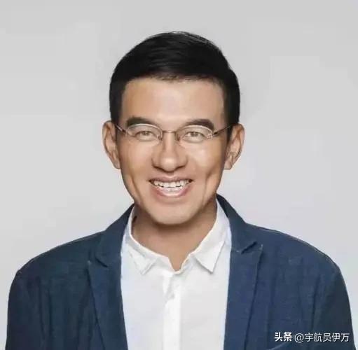 这两位央视主持人，原来是夫妻?低调了20年，比嫁入豪门还幸福
