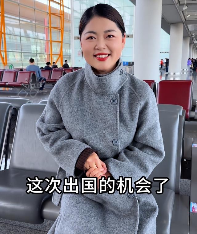 乡村小乔又飞法国带货,把二胎计划提上日程,网友:开始拼娃了?