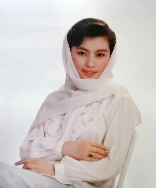 央视国脸李瑞英:稳坐主播28年,却因儿子坠楼,被批“六亲不认”