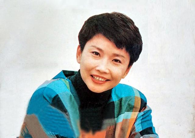 我国第一位体育女主播宁辛:成名背后有艰辛,与丈夫分居已21年