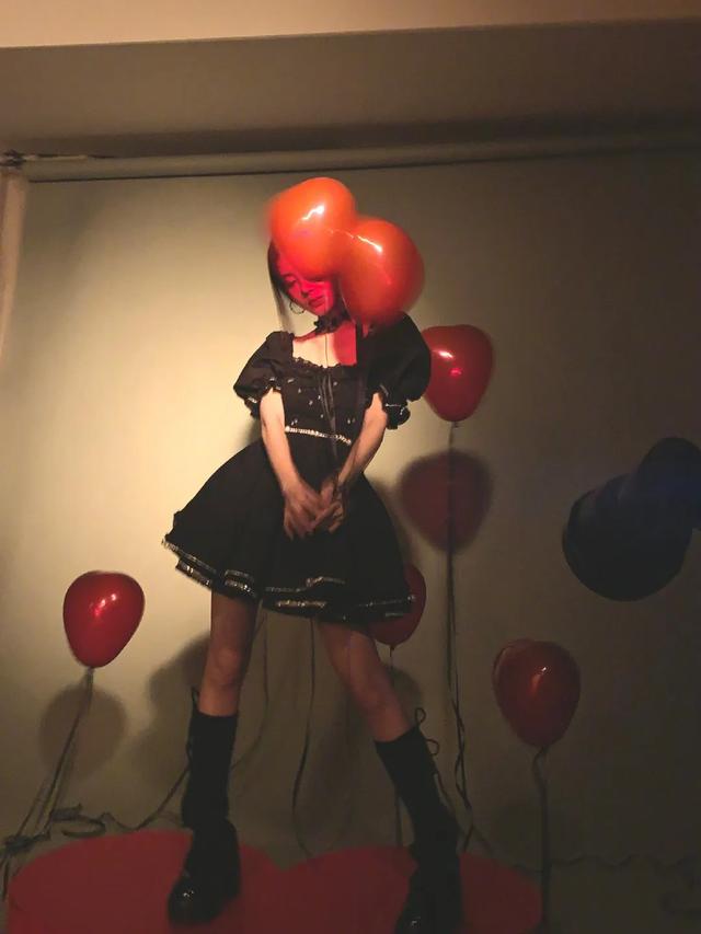 鞠婧祎黑色玫瑰