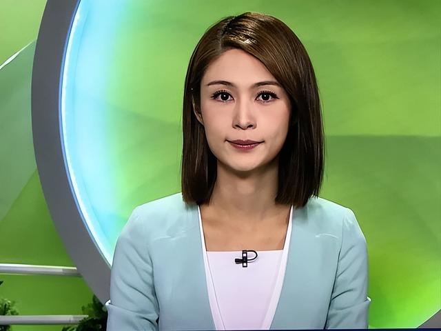 她是香港科大之花、九头身女主播，形似朱千雪，个人生活低调神秘