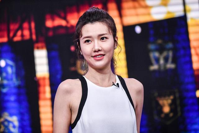 “粗口”怒怼催婚,美女主播刘语熙35岁了,有834万粉丝、靠直播带货吸金的她,始终未透露离开央视原因