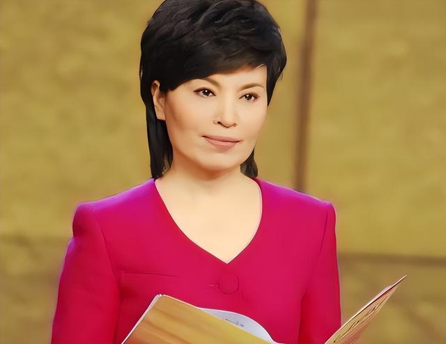 央视国脸李瑞英:稳坐主播28年,却因儿子坠楼,被批“六亲不认”