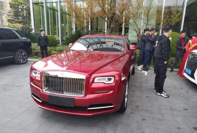 让王思聪低头做“小弟”的主播“酒神”,被爆恋童癖、教唆吸毒…