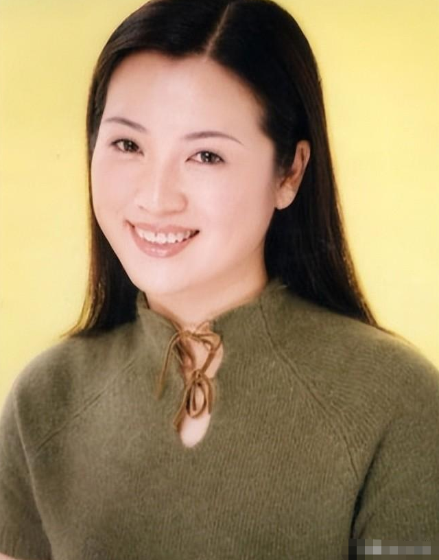 央视主持人王欢:电影频道一姐,曾和朱军搭档,42岁患癌遗憾离世