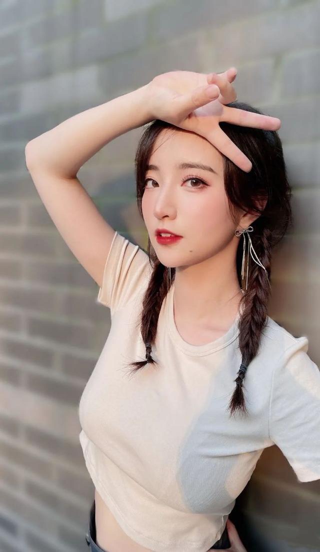 10位腾讯体育美女主播的风采,谁是你心中的C位?(附写真)