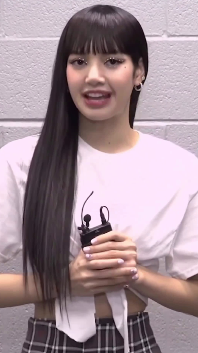 韩国kpop女星Lisa旧照曝光，对比各个时期的变化，一言难尽