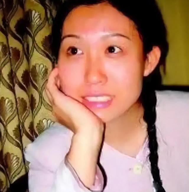 天才少女陨落记:11岁上央视,21岁未婚生三娃,如今蜗居铁皮屋