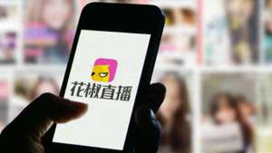 花椒直播卖女主播衣服(花椒直播、大姨妈App等被约谈有主播衣着暴露行为挑逗)