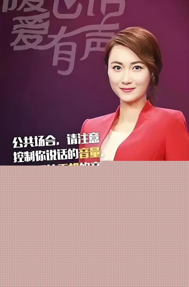 36岁珠江台美女林彬:气质不输年轻时的徐洁,早已结婚生女很幸福